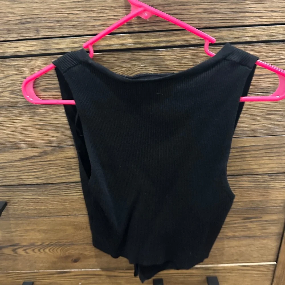 Top - Picture 2 of 2